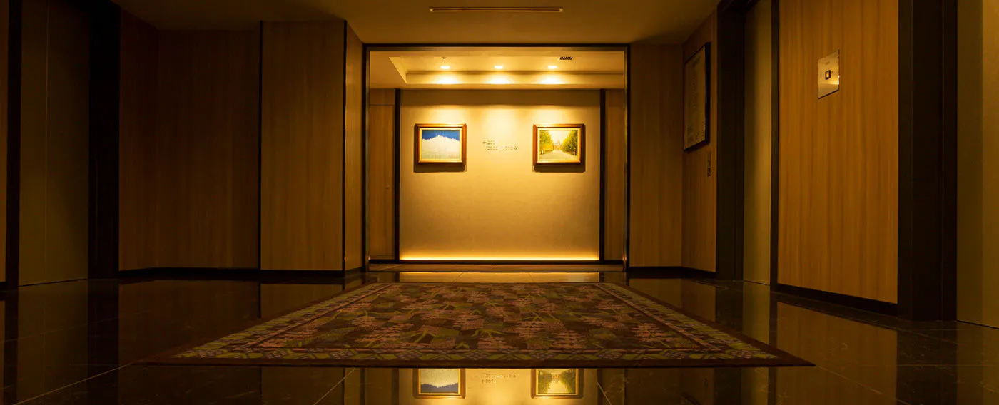 Dewan EV Lantai Premium