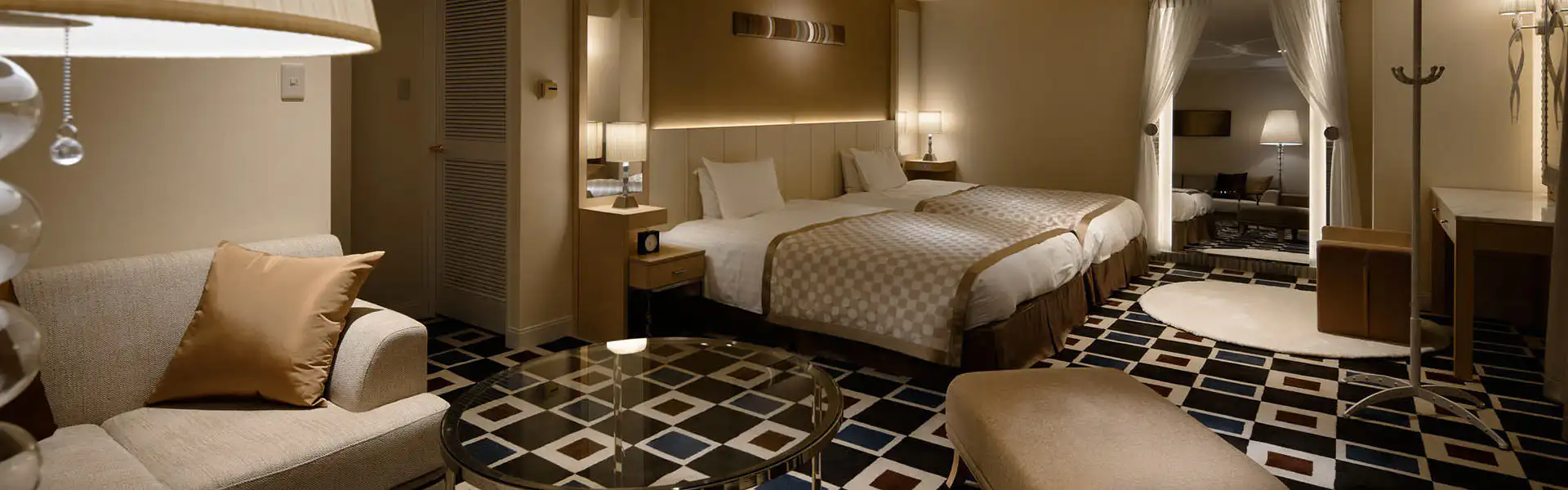 デラックスコーナーツイン