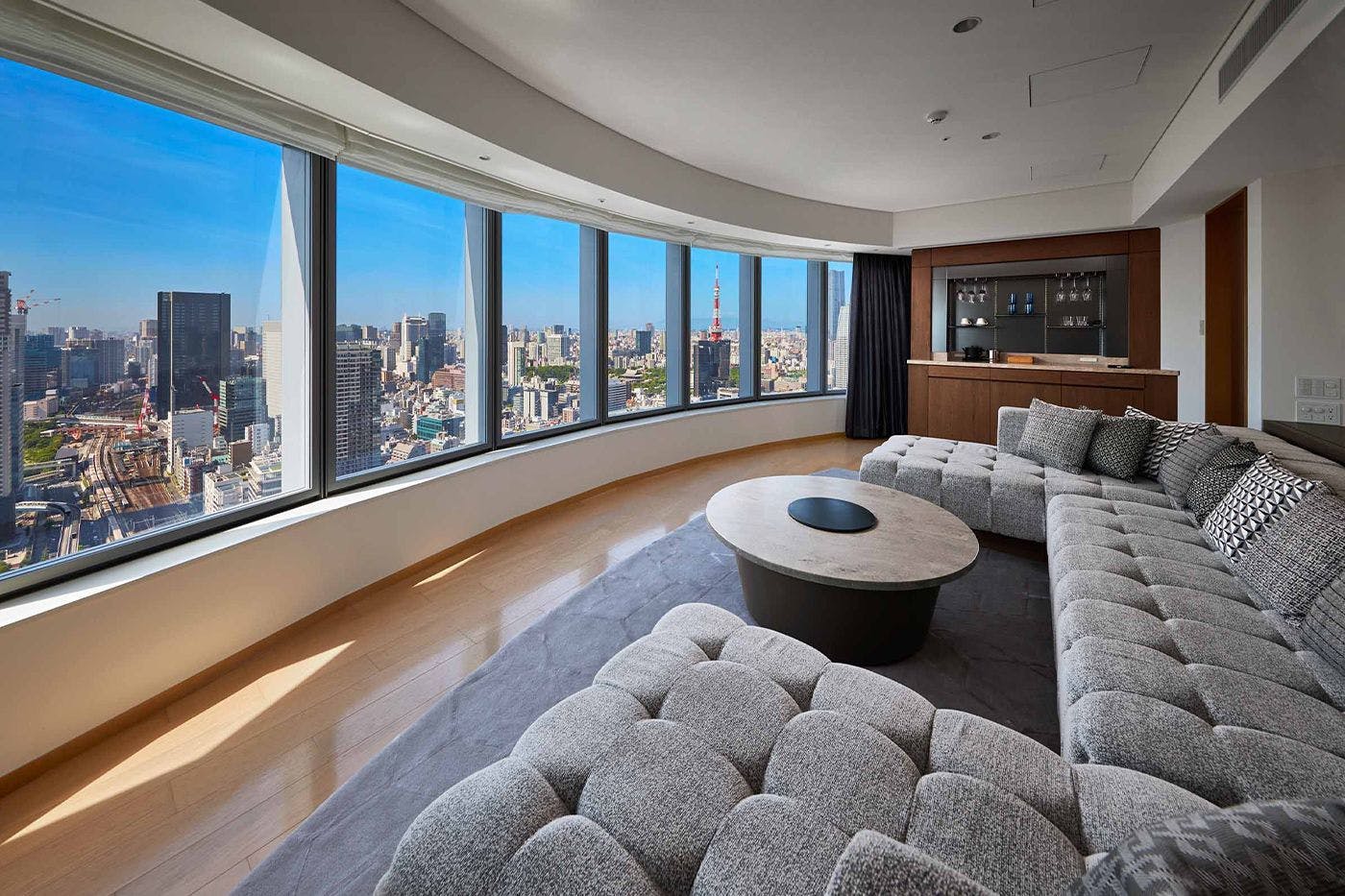 【พาร์คสวีท】80 ตร.ม.　ขนาดเตียง: กว้าง 2,400 × 1 เตียง