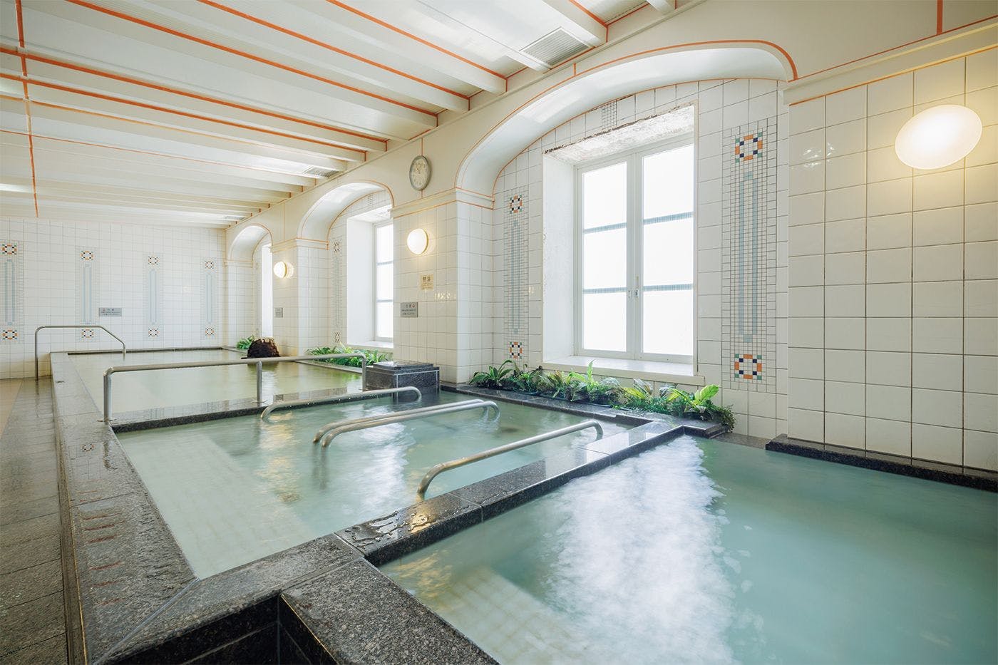 体と心の疲れを癒す天然温泉