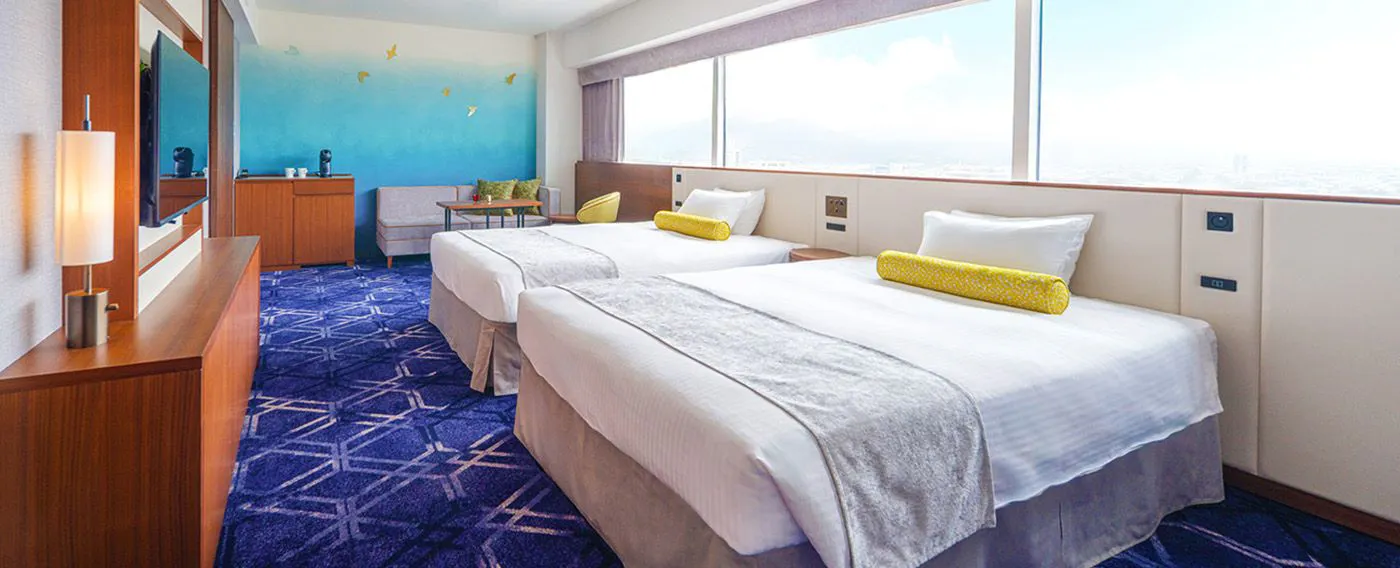 ห้องเอ็กเซ็กคูทีฟดีลักซ์คลับทวินรูม / 45.3 ตารางเมตร|ห้องพักใหม่ที่ตกแต่งด้วยโทนสีน้ำเงินเพื่อความผ่อนคลาย