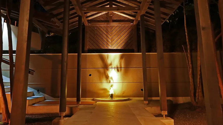 Detached Inn Yumenoya with Semi-Open-Air Baths in All Rooms