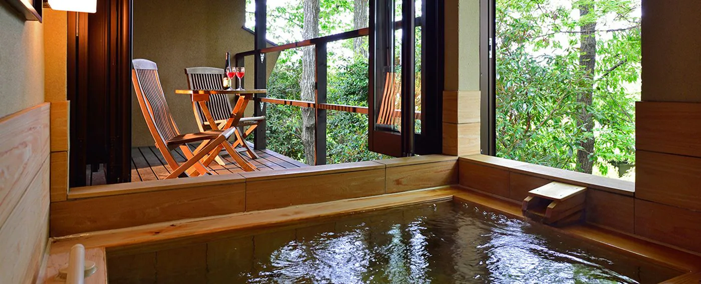 ห้องอาบน้ำกลางแจ้งส่วนตัว