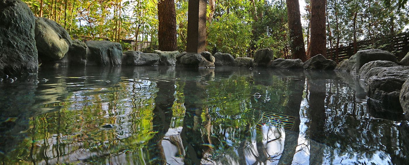 อ่างอาบน้ำกลางแจ้งส่วนตัว