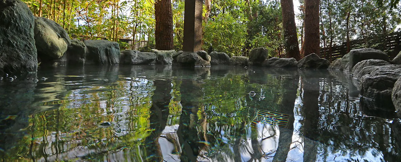 อ่างอาบน้ำกลางแจ้งส่วนตัว