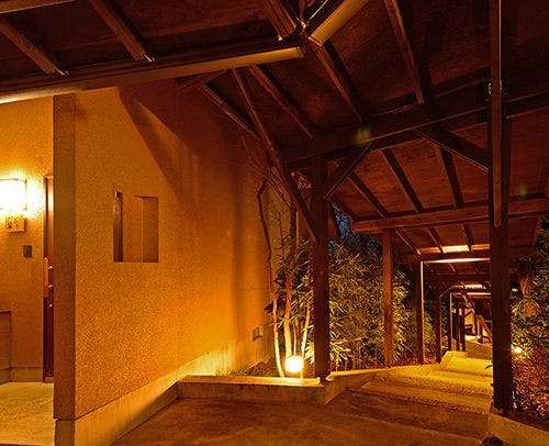 Detached Inn Yumenoya with Semi-Open-Air Baths in All Rooms
