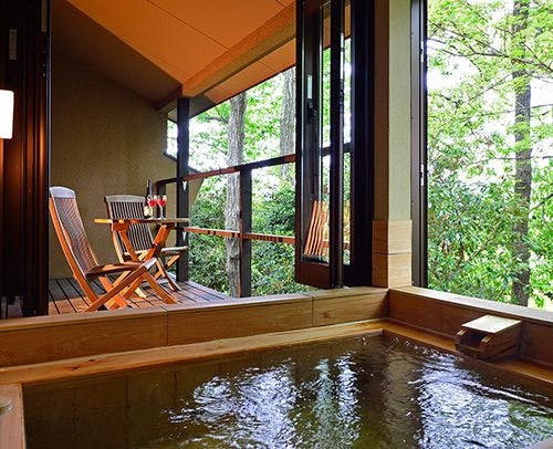 Detached Inn Yumenoya with Semi-Open-Air Baths in All Rooms