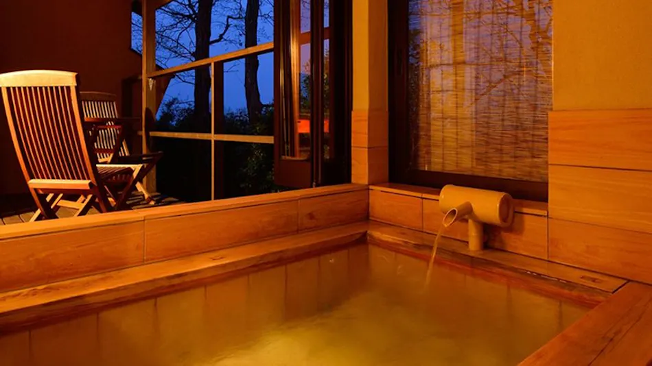 Detached Inn Yumenoya with Semi-Open-Air Baths in All Rooms