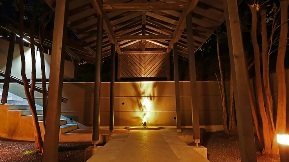 Detached Inn Yumenoya with Semi-Open-Air Baths in All Rooms