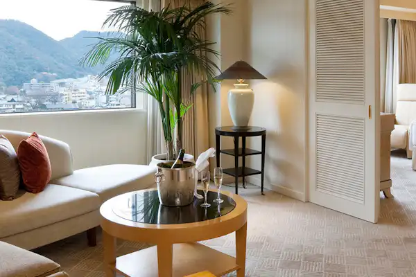 รอยัลสวีท