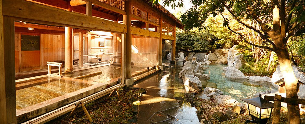 ออนเซ็นกลางแจ้ง