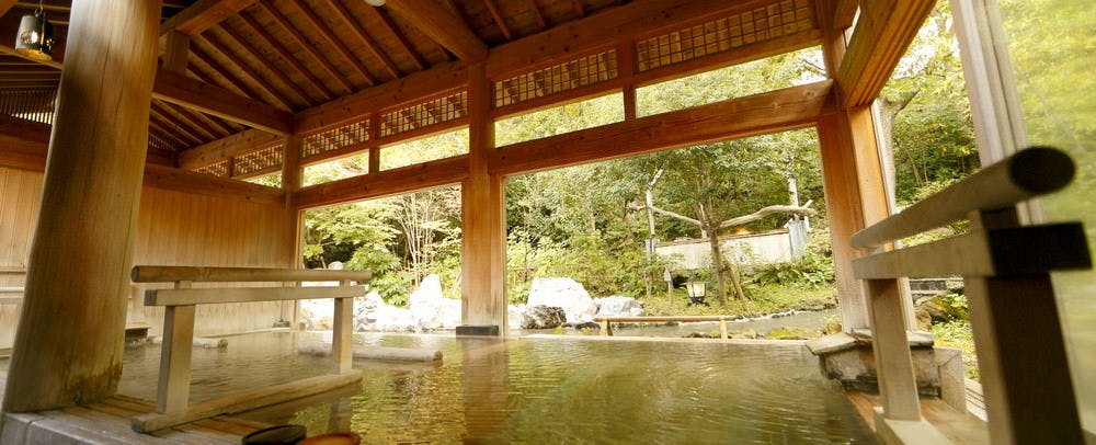 ออนเซ็นกลางแจ้ง