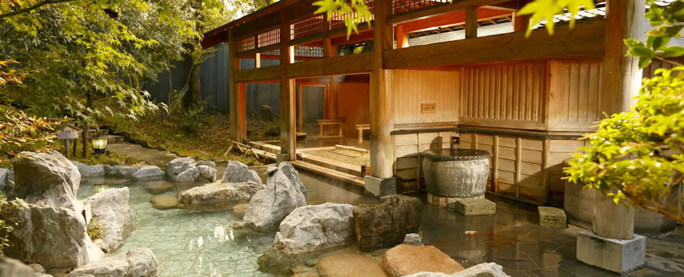 บ่อน้ำพุร้อนกลางแจ้ง