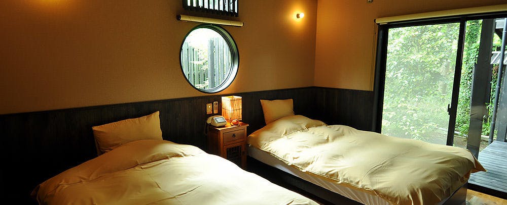 Futarishizuka: The Inn of the Forest Where Birds Play