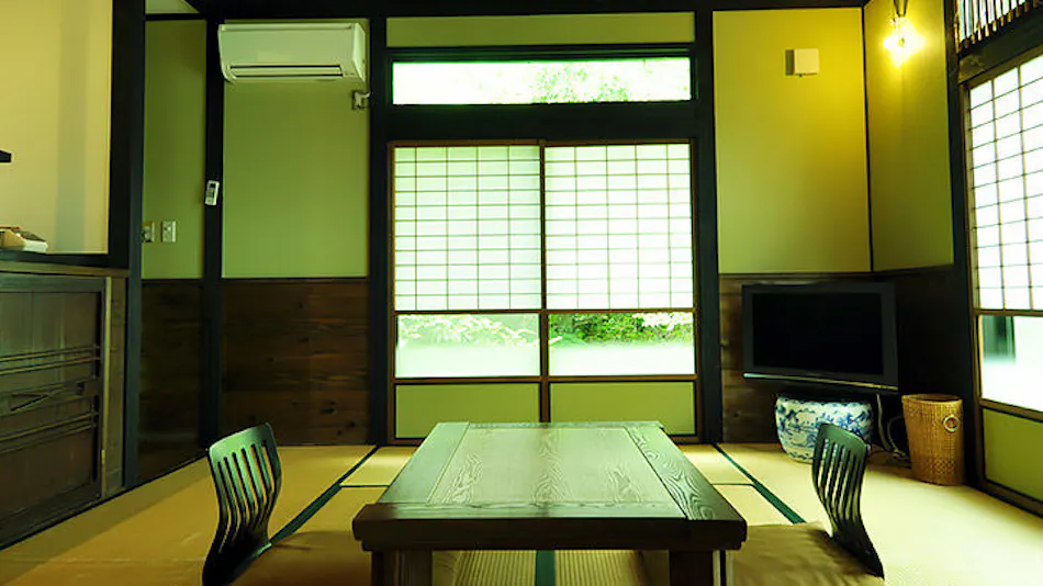 Futarishizuka: The Inn of the Forest Where Birds Play
