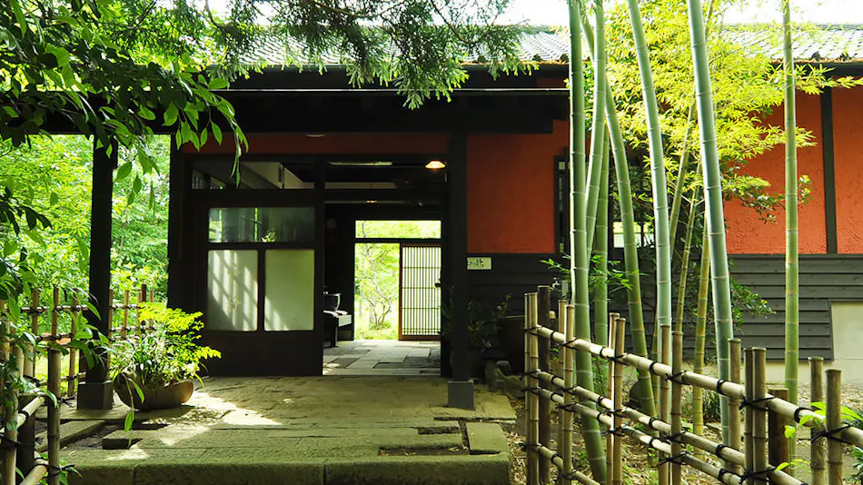 Futarishizuka: The Inn of the Forest Where Birds Play