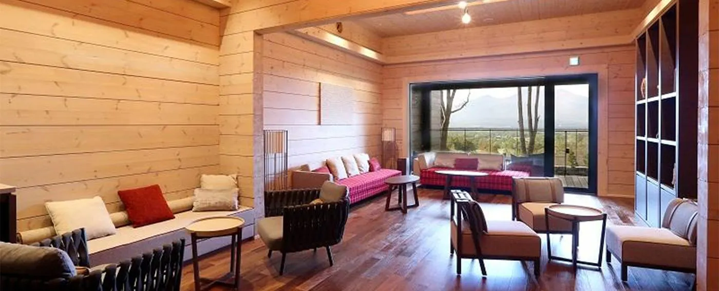 温泉棟「Breeze in Plateau」ラウンジ