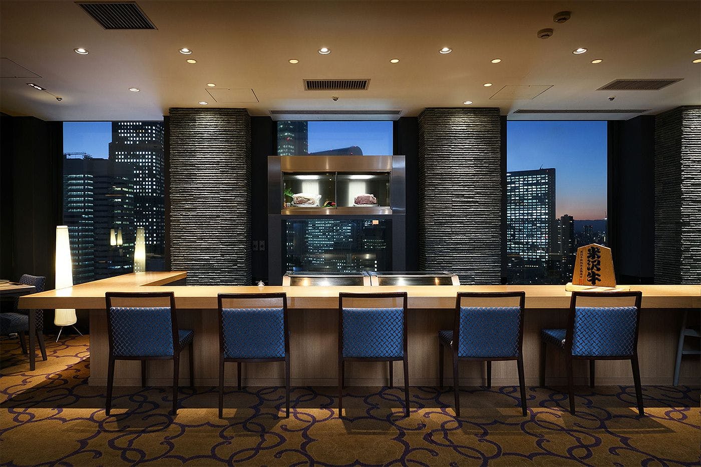 ไดนิ่งแอนด์บาร์สไตล์ญี่ปุ่น FUGA (Fuga)