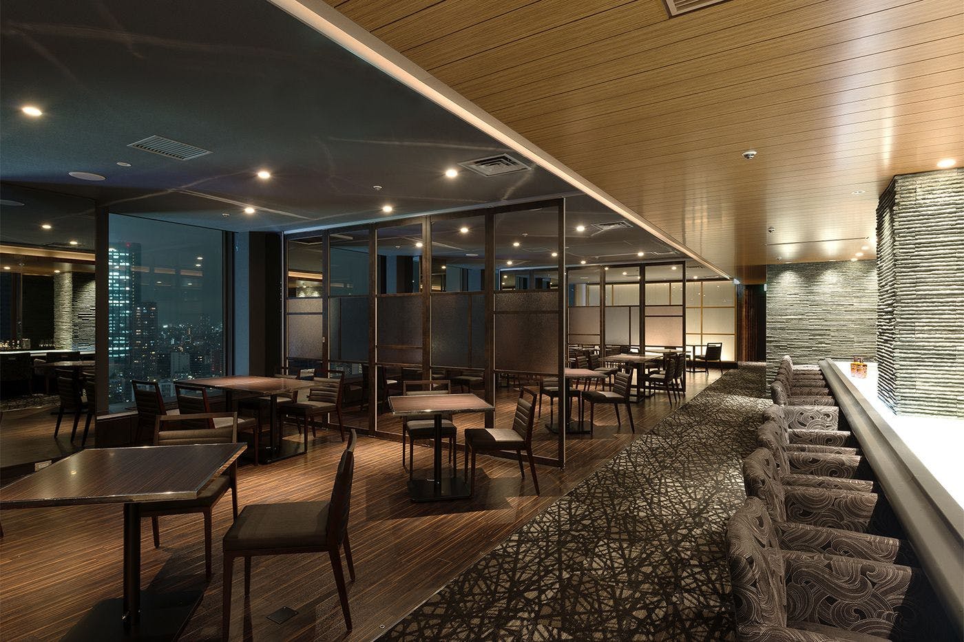 ไดนิ่งแอนด์บาร์สไตล์ญี่ปุ่น FUGA (Fuga)