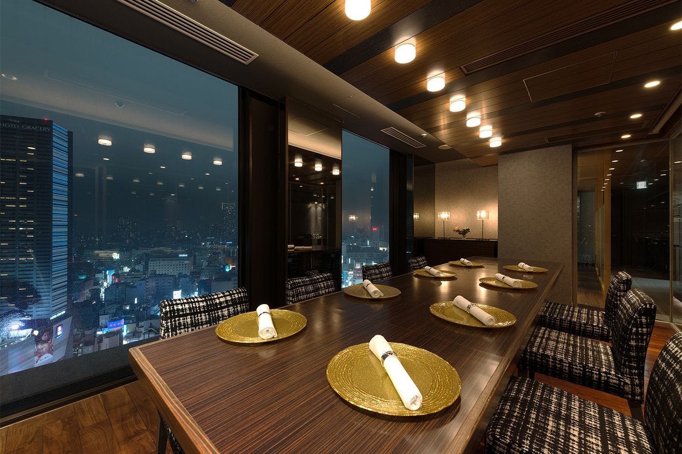 ห้องอาหารและบาร์สไตล์ญี่ปุ่น FUGA (Fuga)