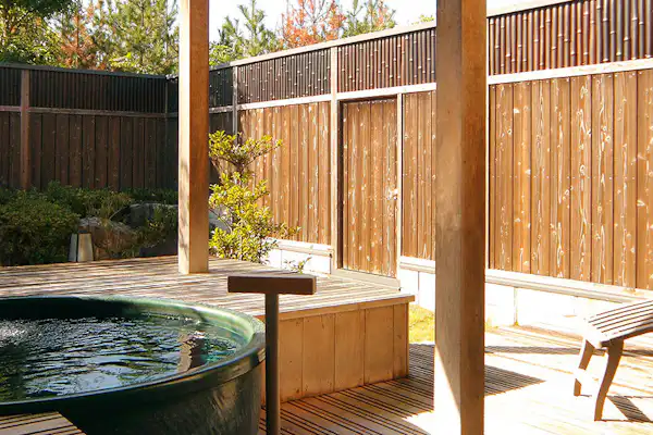 บ่อน้ำพุร้อนกลางแจ้ง