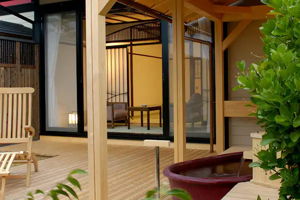 ห้องอาบน้ำกลางแจ้งส่วนตัว