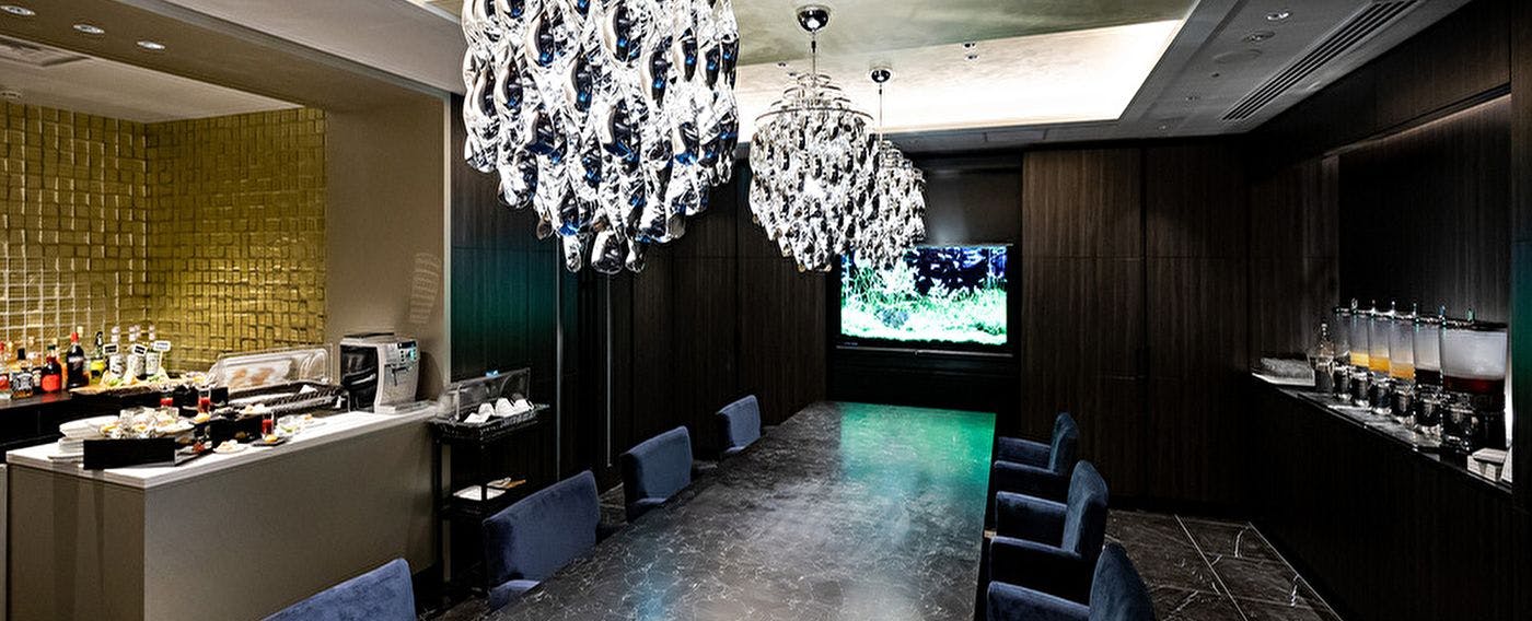 □ Ruang Peribadi untuk Pelanggan yang Telah Membuat Tempahan Pelan dengan Lounge □