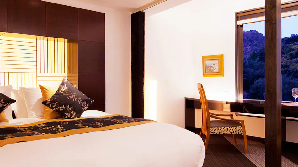 Isaribi Inn with All Rooms Featuring Open-Air Hot Spring Baths