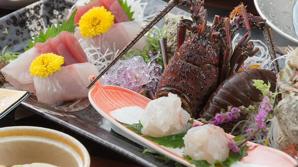 Isaribi Inn with All Rooms Featuring Open-Air Hot Spring Baths