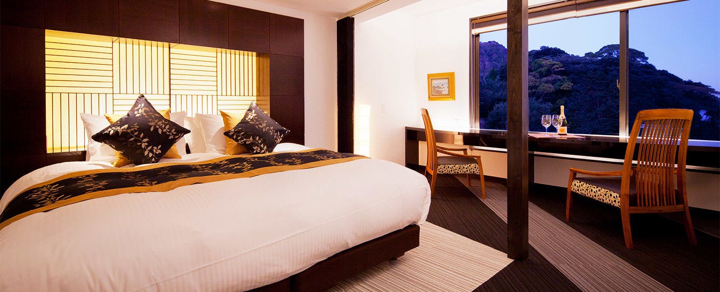 Isaribi Inn with All Rooms Featuring Open-Air Hot Spring Baths