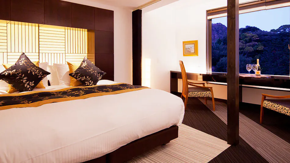 Isaribi Inn with All Rooms Featuring Open-Air Hot Spring Baths