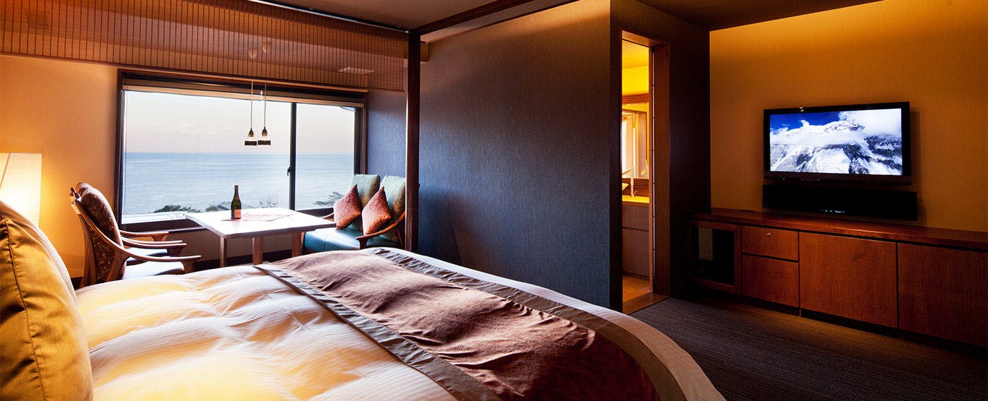 Isaribi Inn with All Rooms Featuring Open-Air Hot Spring Baths