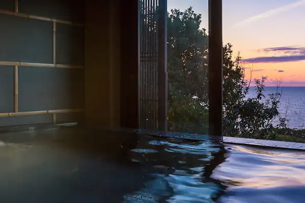 บ่อน้ำพุร้อนกลางแจ้ง