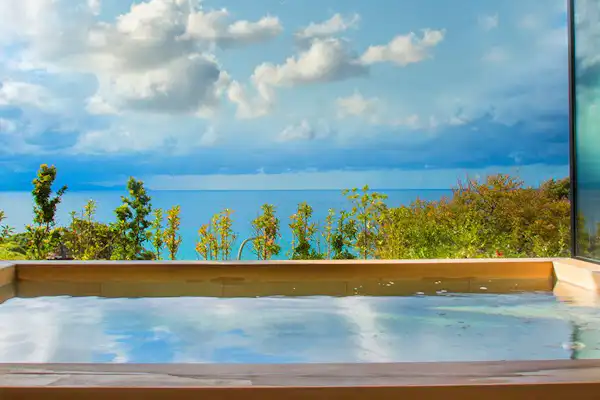 บ่อน้ำพุร้อนกลางแจ้ง