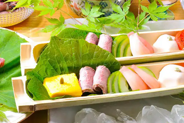 อาหารและเครื่องดื่ม