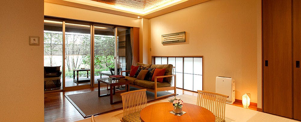Yotsuji Station × Room with an open-air bath × Large public