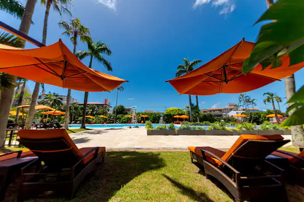 สระว่ายน้ำ