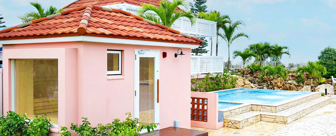 หลังจากซาวน่าแห้ง ผ่อนคลายทั้งร่างกายและจิตใจในสระน้ำพร้อมระบบเป่าลมอย่างสบายใจ