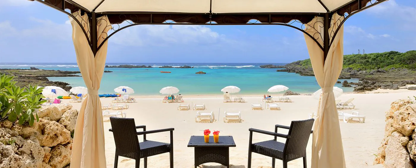 สามารถใช้บริการชิกิราบีชคาบานาได้ (เฉพาะเดือนมีนาคมถึงพฤศจิกายน) ※บางส่วนต้องทำการจอง