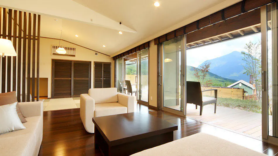 Yufuin Hanayoshi with a View of the Morning Mist