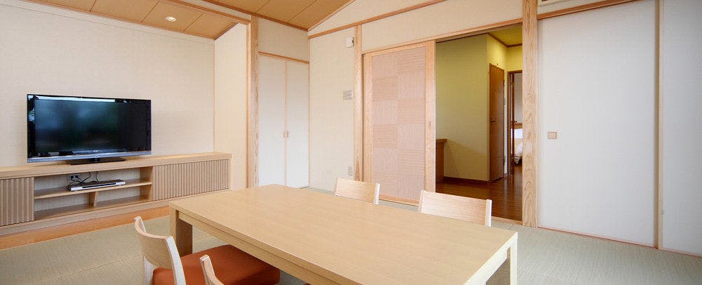 Yufuin Hanayoshi with a View of the Morning Mist