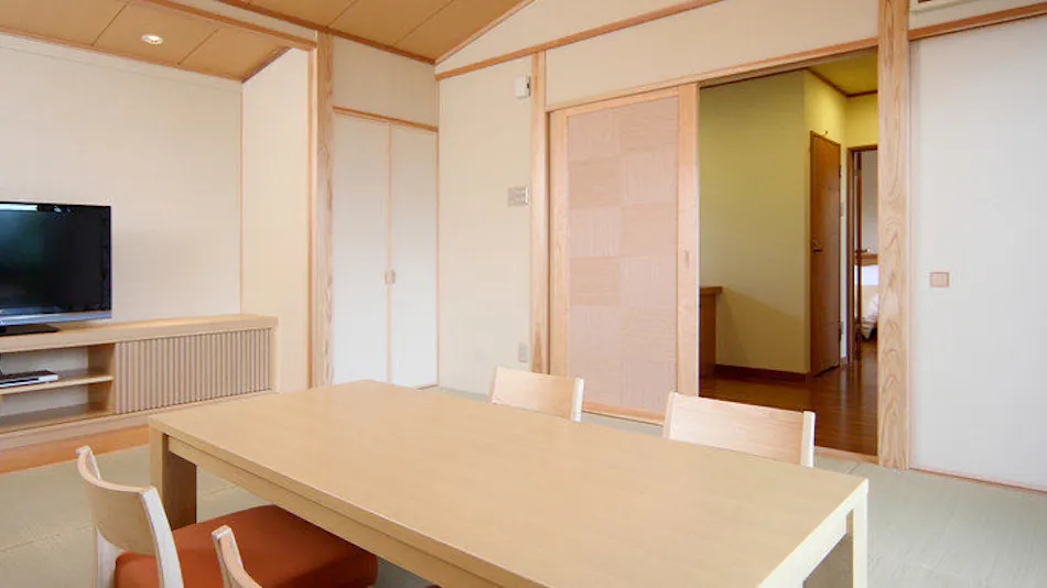 Yufuin Hanayoshi with a View of the Morning Mist