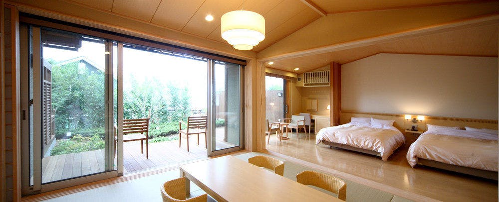 Yufuin Hanayoshi with a View of the Morning Mist