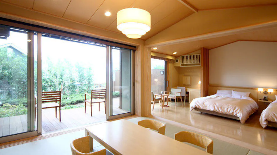 Yufuin Hanayoshi with a View of the Morning Mist