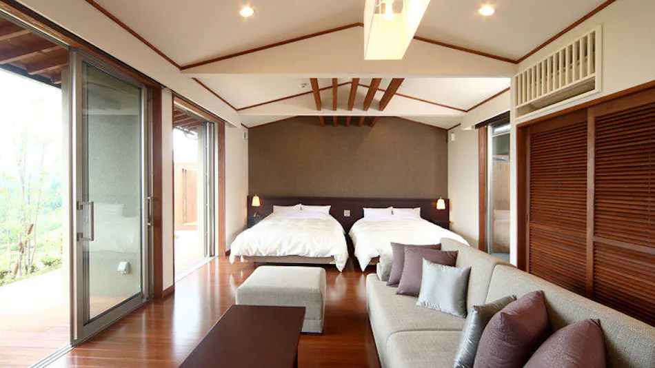 Yufuin Hanayoshi with a View of the Morning Mist