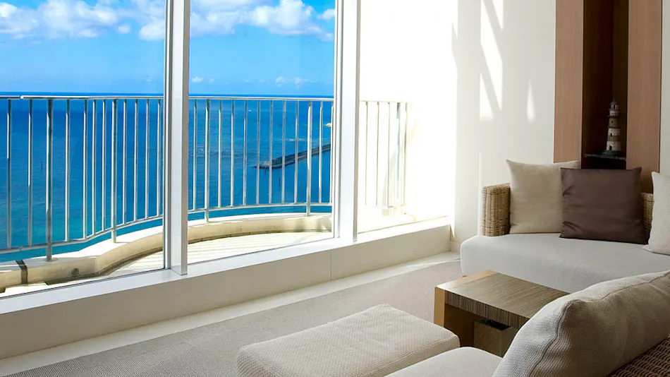 The Beach Tower Okinawa (Kyoritsu Resort)