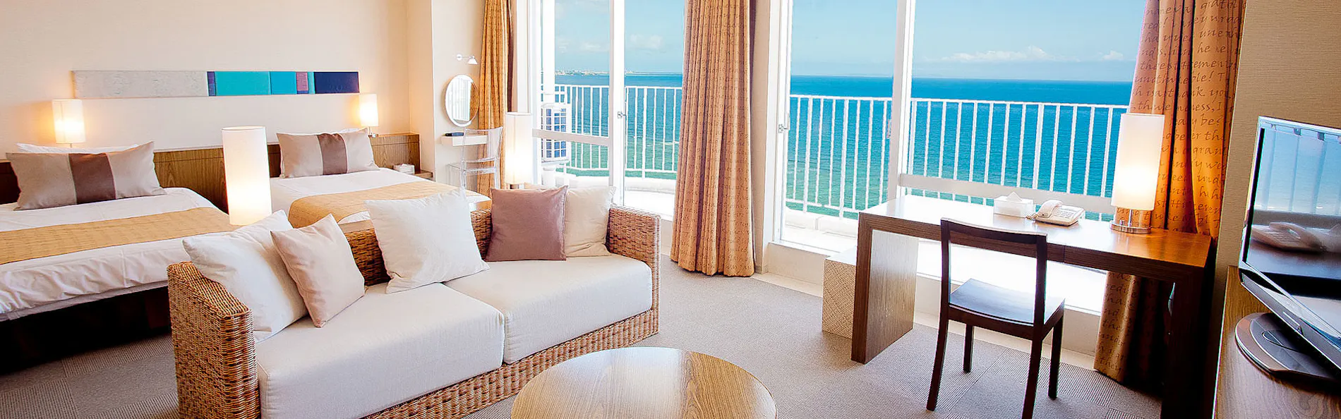 ザ・ビーチタワー沖縄(共立リゾート)