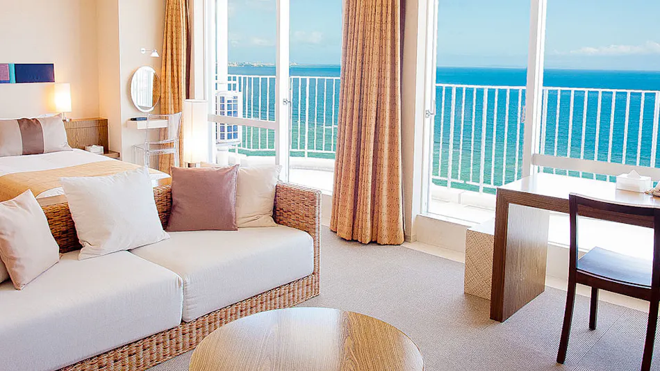 The Beach Tower Okinawa (Kyoritsu Resort)