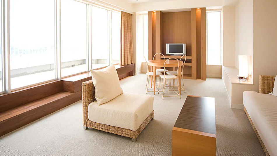 The Beach Tower Okinawa (Kyoritsu Resort)