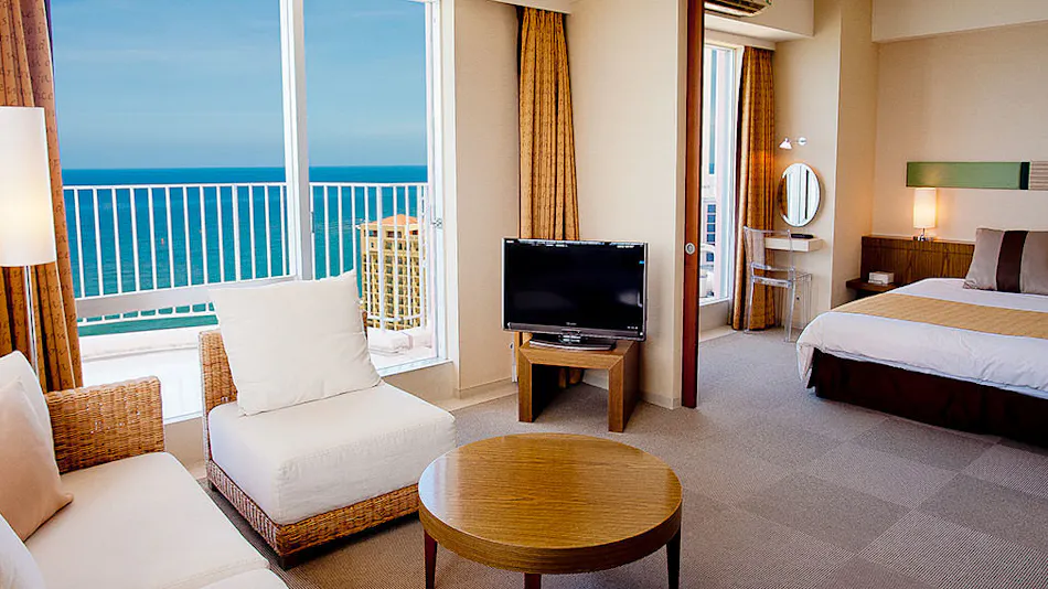 The Beach Tower Okinawa (Kyoritsu Resort)